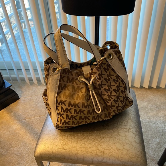 Purse - Picture 2 of 6